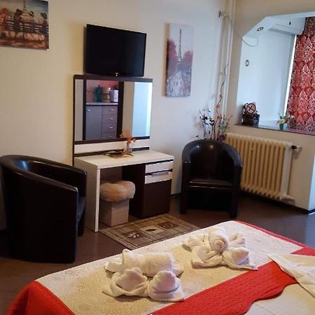 Garsoniera Ioana Apartman Bukarest Kültér fotó